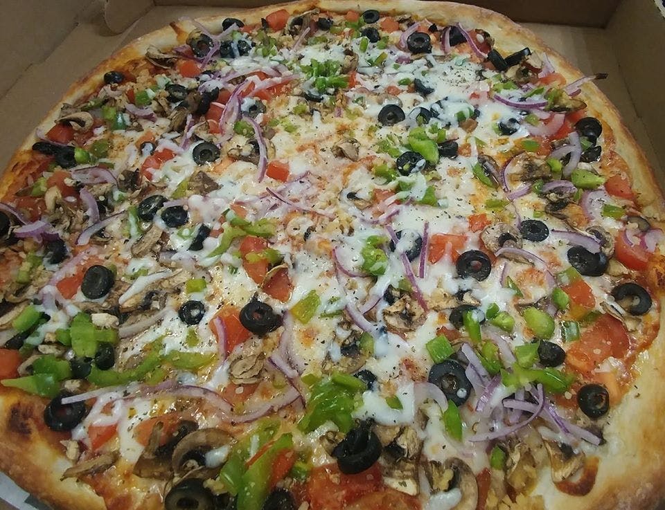 Order Happy Garden Pizza - Personal 10'' food online from Georgie Porgie Pudding & Pies store, Allentown on bringmethat.com