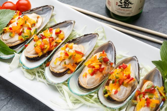 Order Herbal Mussels food online from SukhoThai on Royal St. store, New Orleans on bringmethat.com