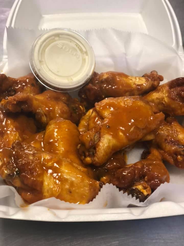 Order Chicken Wings - 10 Pieces food online from Bazzano's Pizza store, Plattsburgh on bringmethat.com