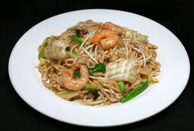 Order Shanghai Noodle Three Delights food online from Ginger Cafe store, Sunnyvale on bringmethat.com