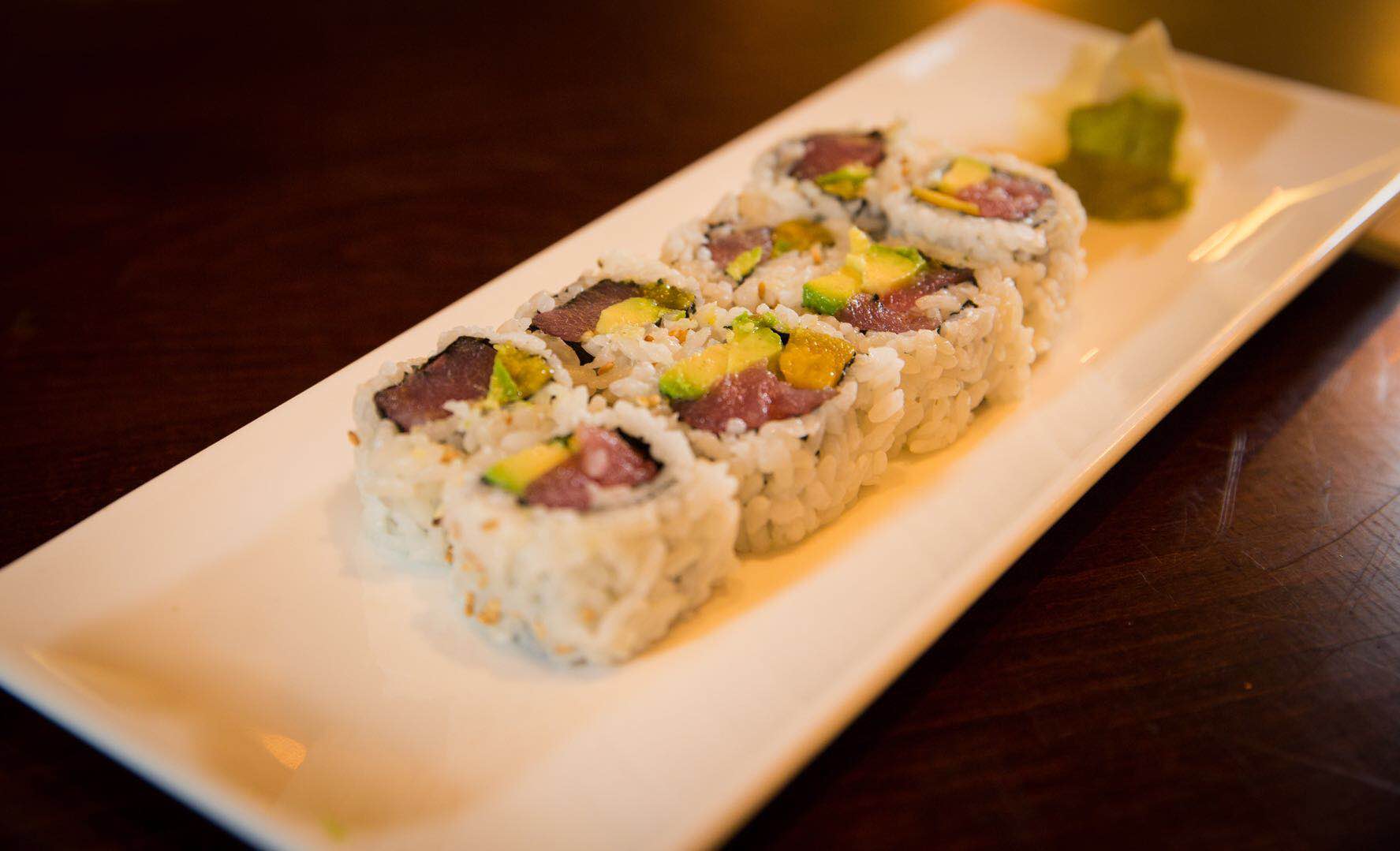 Order Tuna Mango Roll  food online from Mikoto Ramen Bar & Sushi store, Southlake on bringmethat.com