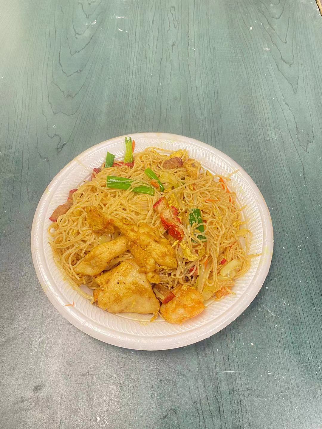 Order Singapore Style Rice Noodle food online from Panpan Wok store, Oceanside on bringmethat.com
