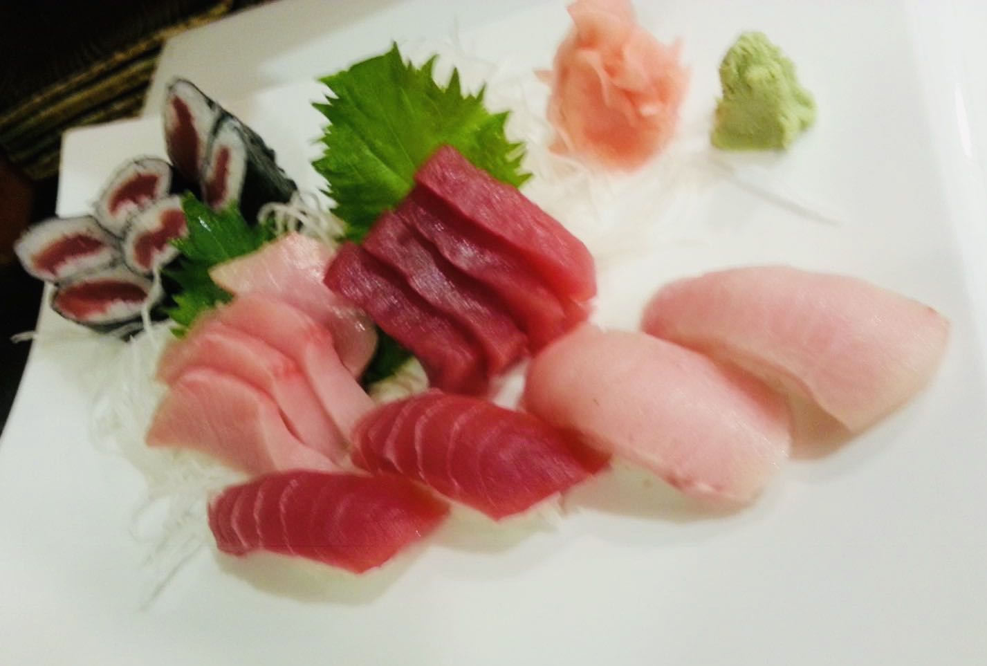 Order 7. Sushi and Sashimi Combo food online from Sushi Para M store, Chicago on bringmethat.com