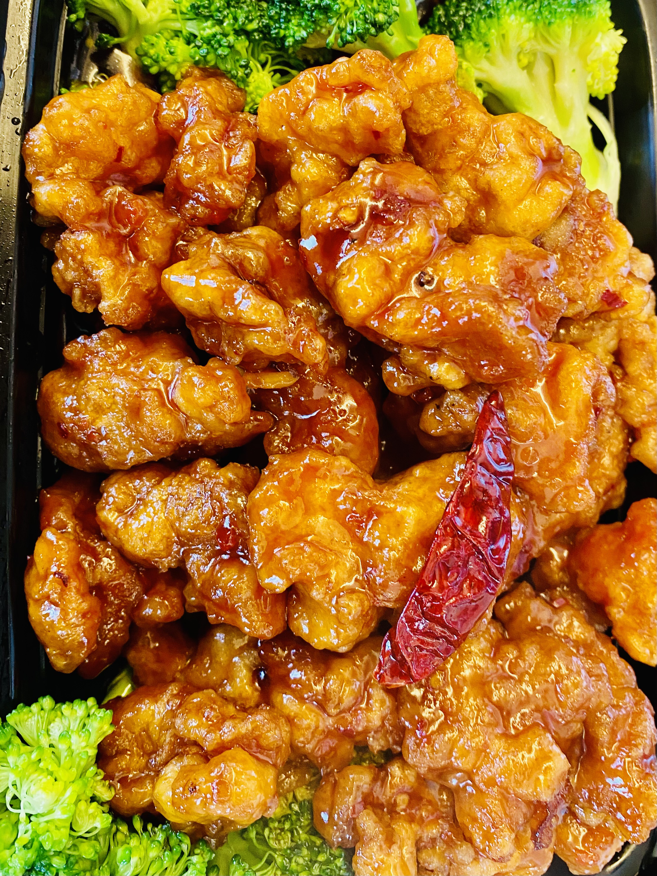 Order H1. General Tso's Chicken food online from Happy Garden Chinese Restaurant store, Revere on bringmethat.com